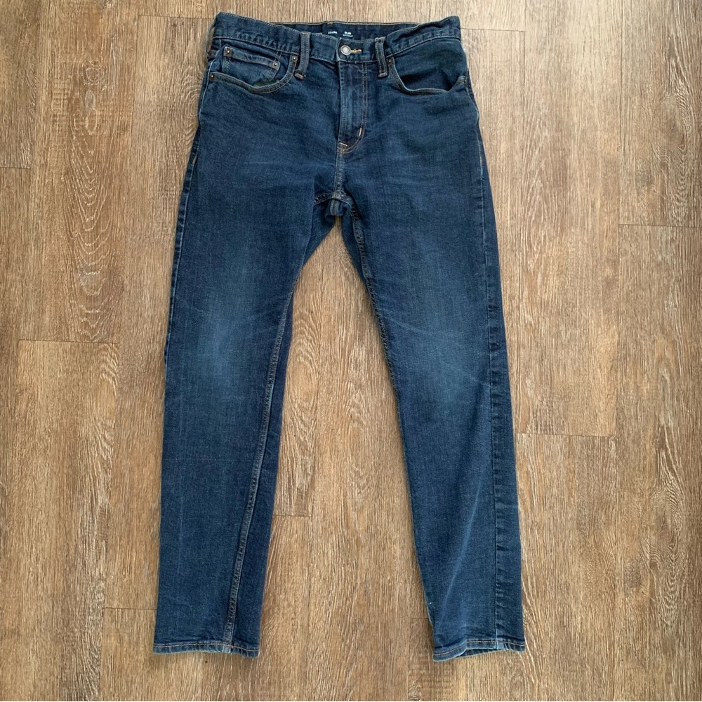 Old Navy Slim Built in Flex Dark Blue Jeans Size 32